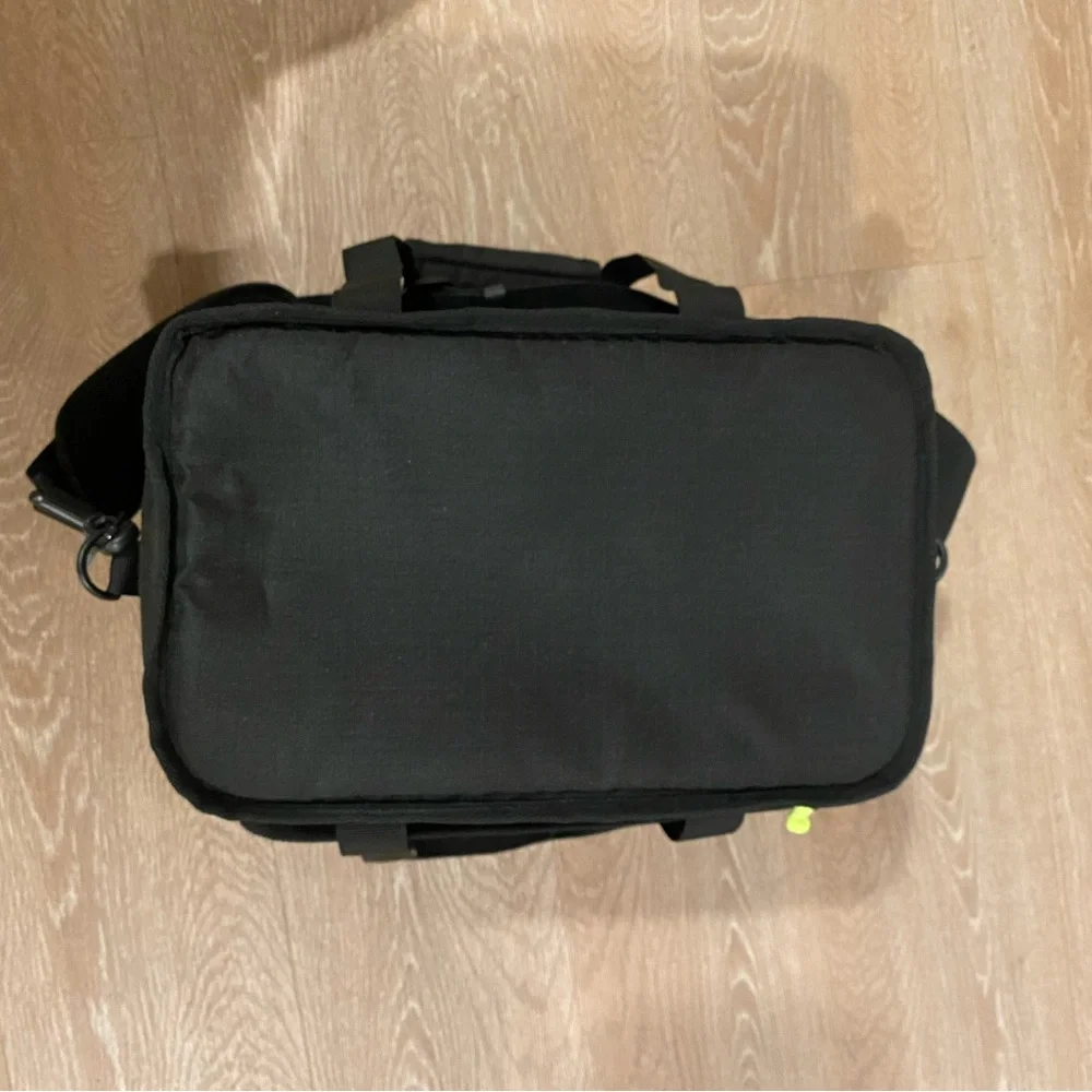 NWT Nike Black and Yellow large insulated lunch Bag